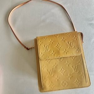 Authentic 💯 LV Yellow Mott Shoulder Bag